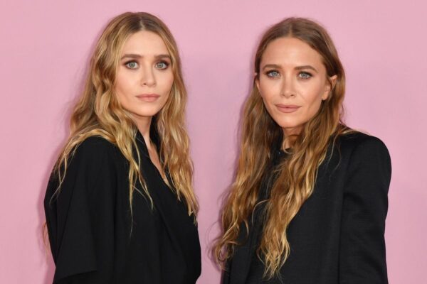 Cómo las gemelas Olsen convirtieron en un éxito The Row sin logos, sin publicidad y con precios exorbitantes | Moda | S Moda EL PAÍS