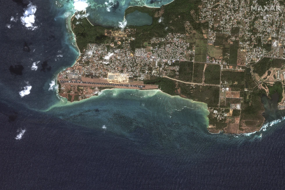 Derrame de crudo en Trinidad fue causado por barcaza volcada y abandonada