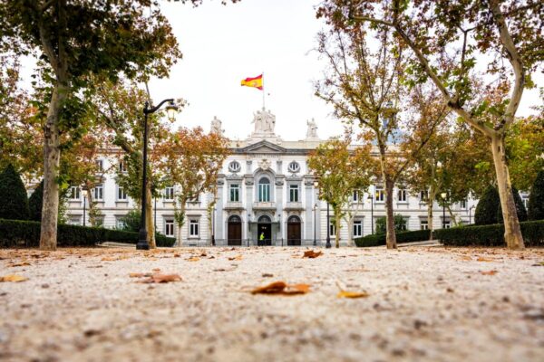 El Supremo absuelve a una profesora que acusó de trato humillante a dos compañeros | Educación EL PAÍS