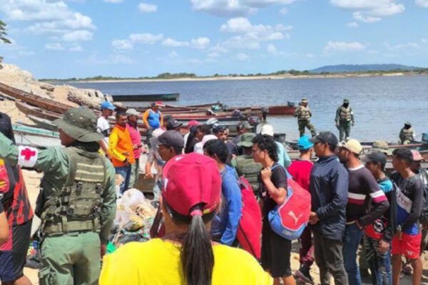 FANB evacúa a 384 personas de la mina ilegal "La Bulla Loca" en el estado Bolívar