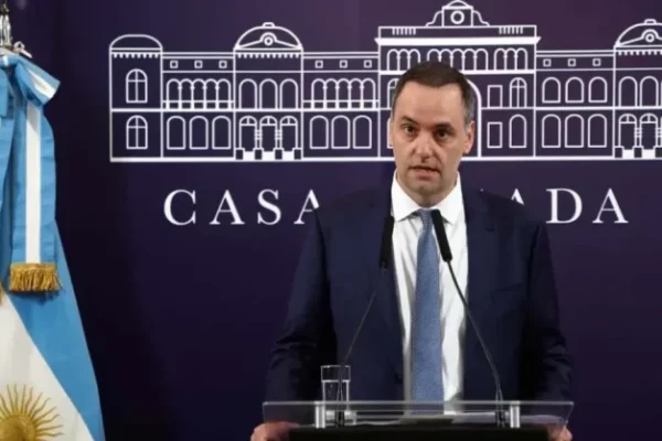 Gobierno argentino prohíbe el lenguaje inclusivo en la administración pública por su «uso político»