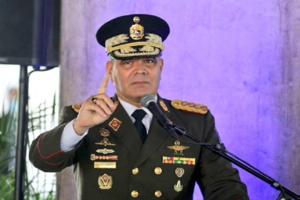 Padrino López anuncia cambios profundos en las FANB