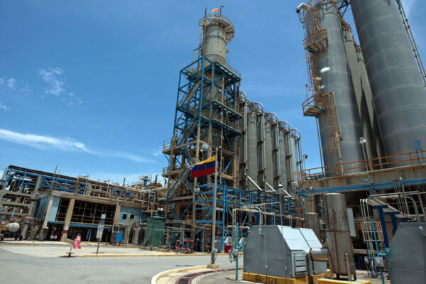 Producción de la industria química y petroquímica cayó en el cuatro trimestre de 2023