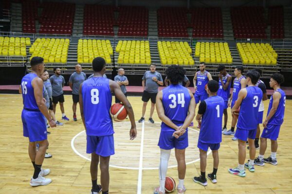 Sebastian Cano Caporales: Venezuela comenzó a entrenar en el Domo José María Vargas