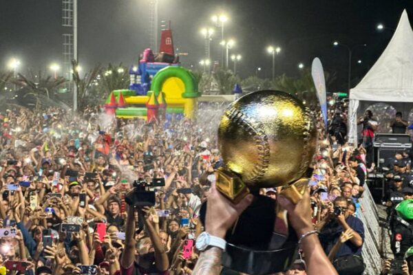 Tiburones de La Guaira - Cinta Costera - Trofeo del Caribe