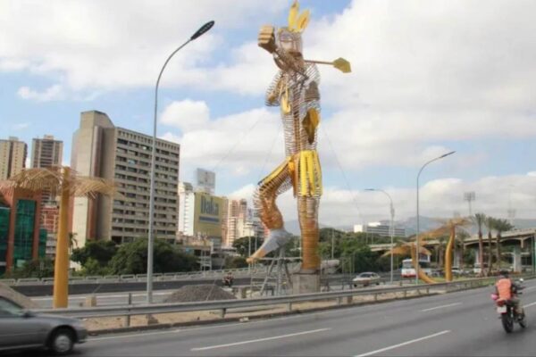 ¡Atentos! Algunos tramos de la autopista Gran Cacique Guaicaipuro estarán cerrados por movilización del PSUV