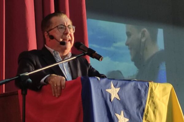 Aparece César Pérez Vivas inhabilitado para ejercer cargos o función pública por el CNE