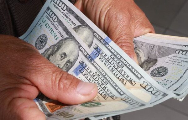 Así cerró el dólar en Venezuela este 16 de enero de 2024