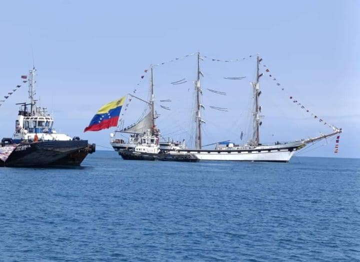 Carabobeños renuevan su fe desde el Malecón de Puerto Cabello