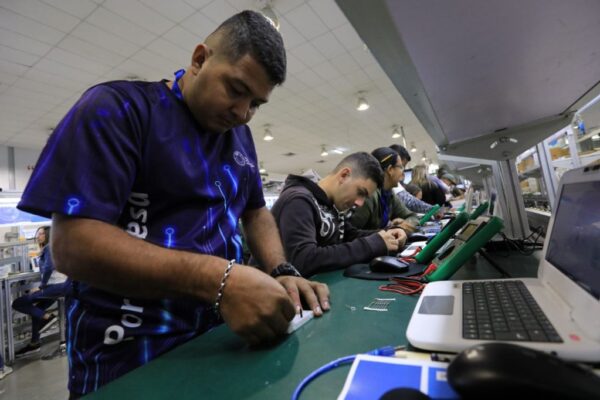 Con la robótica educativa se motivan las vocaciones científicas