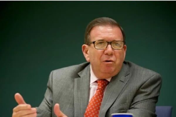 Conoce a Edmundo González Urrutia, el candidato que logró postular la MUD para las presidenciales