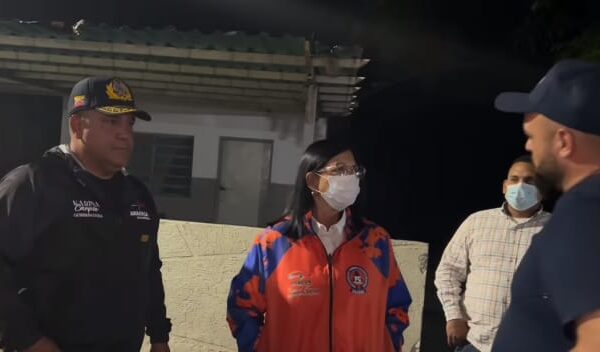 Continúa combate contra incendio en el Henri Pittier