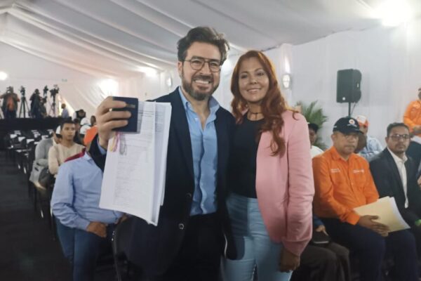 Daniel Ceballos presentó su postulación por el partido Arepa