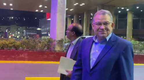 Enrique Márquez formalizó postulación ante en CNE