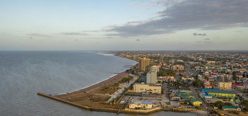 Guyana adquiere varias embarcaciones de Francia para reforzar su vigilancia marítima