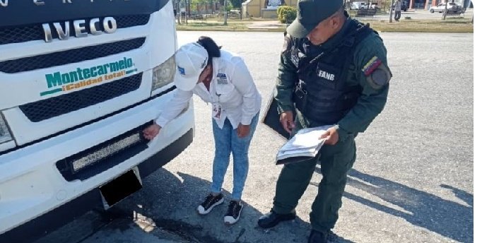 INTT estableció multas para carros modificados con luces led