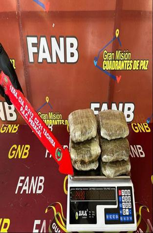 Incautaron seis envases de cocaína líquida