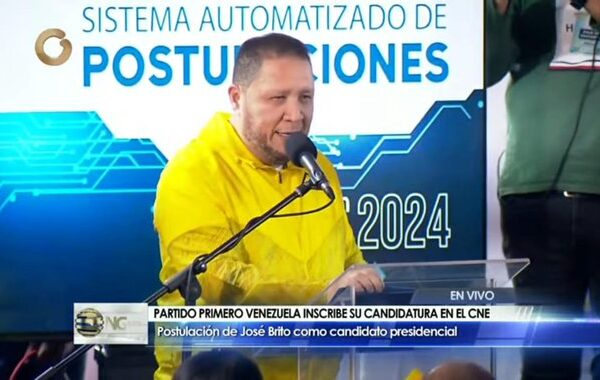 José Brito formalizó su candidatura presidencial en el CNE