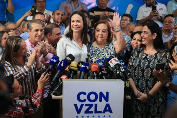 Las malas noticias de Vladimir Villegas sobre la inscripción de Corina Yoris en el CNE