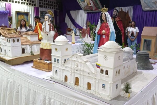 Muestra Sacro Artesanal de Cocorote se expone en la Feria del Buñuelo