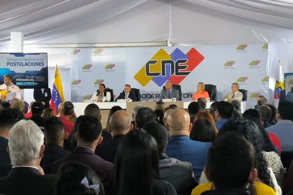 Nicolás Maduro formalizó candidatura para un tercer mandato presidencial