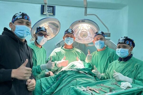 Primera operación cerebral a mujer despierta se hizo en Venezuela