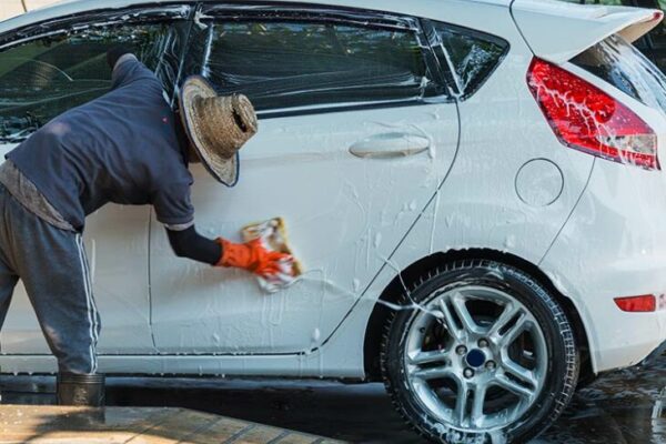 Servicios de autolavado rondan entre 3 y 15 dólares autolavado
