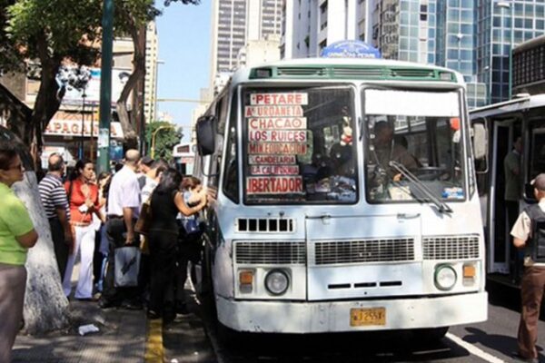 Transportistas advierten sobre aumento de pasaje mínimo a partir del 25 de marzo