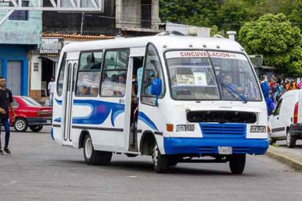 Transportistas aumentarán el pasaje a 15 bolívares en Caracas
