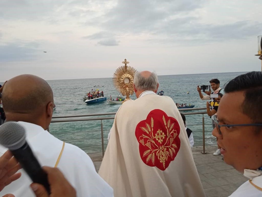 Bendición del Mar reunió a guaireños en Catia la Mar