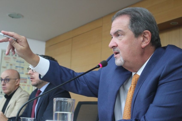 "El modelo de remuneración salarial hoy día en Venezuela ya no aguanta, eso era para una Venezuela rentista que producía todos los recursos"