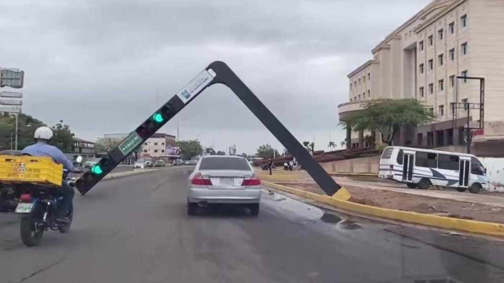 Inundado el sector La Ciega en Maracaibo tras fuerte chaparrón 