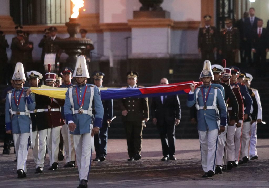 Izan pabellón nacional por 214 años del 19 de abril de 1810
