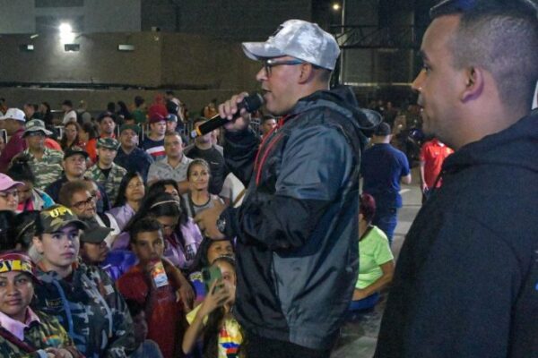 Vigilia en Puente Llaguno honró los 22 años del Golpe de Estado