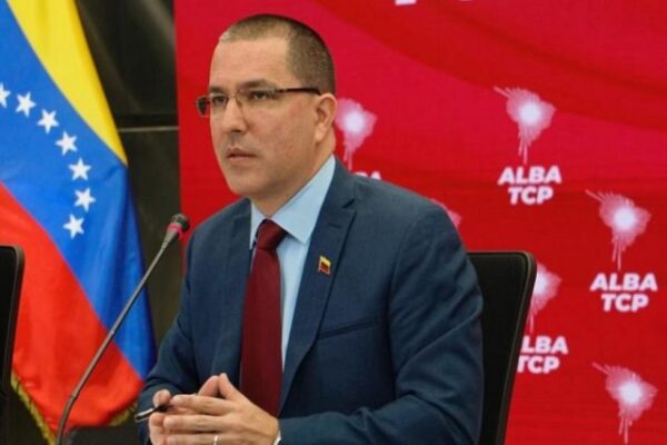Arreaza a Almagro: usted avala crímenes de lesa humanidad contra Palestina