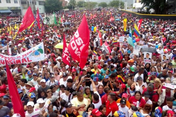 El PSUV marchó en La Victoria en apoyo a Nicolás Maduro