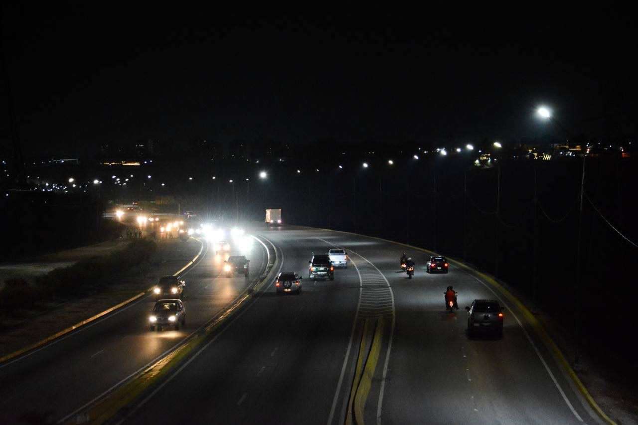 Iluminan avenida que une a los municipios Iribarren y Palavecino