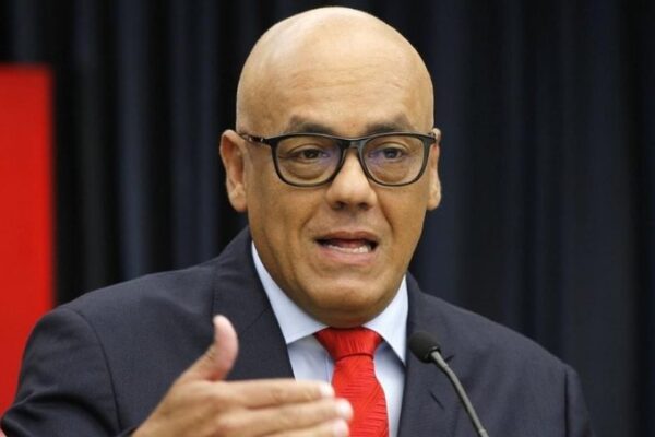 Jorge Rodríguez pide 30 años de cárcel para Tareck El Aissami