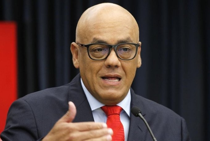 Jorge Rodríguez pide 30 años de cárcel para Tareck El Aissami