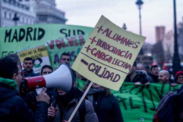 Convocadas dos jornadas de huelga y dos de movilizaciones en octubre y noviembre en la enseñanza en Madrid | Noticias de Madrid EL PAÍS