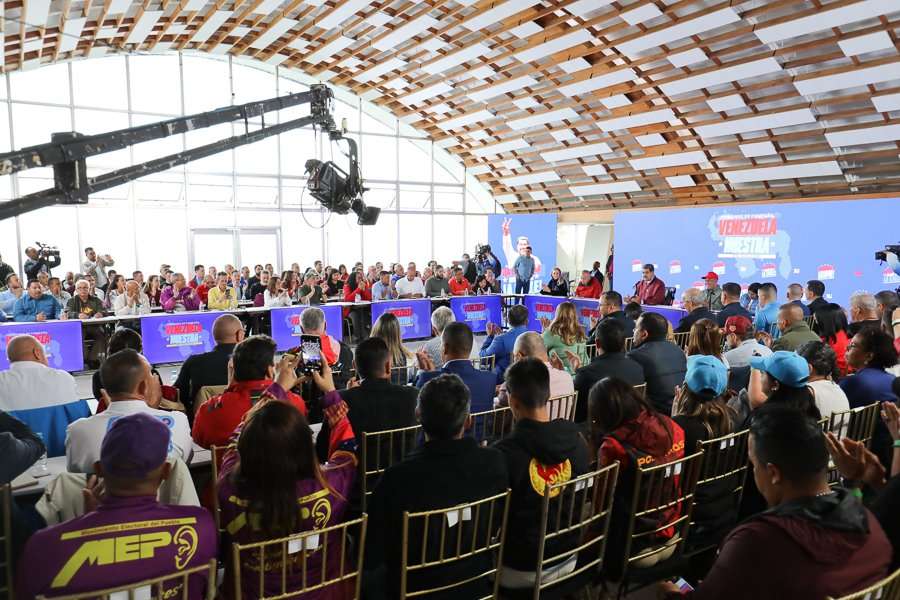 Maduro: “En Venezuela se gana en las calles, no en las redes”