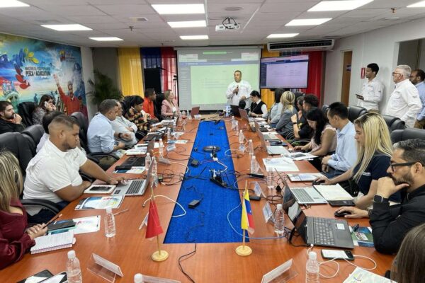 Orientan a empresas para exportar a China