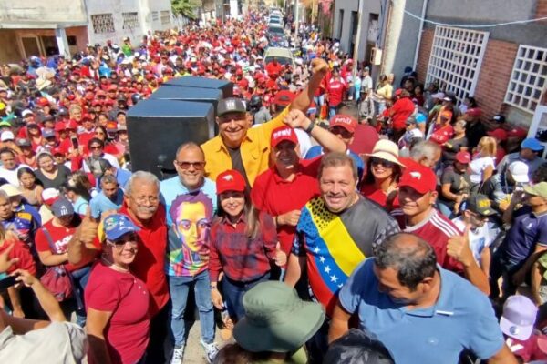 Trabajadores también marcharon en las regiones este 1° de mayo
