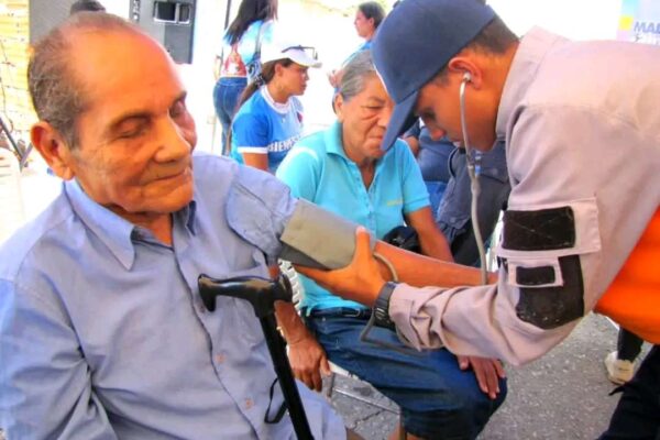 Atendidos con jornada social más de 950 abuelos en Charallave
