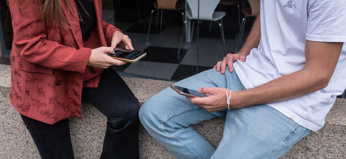 Cómo evitar que Facebook e Instagram usen tus "posts" para entrenar su IA