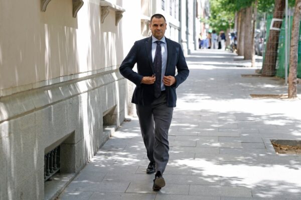 La pareja de Ayuso aceptó ocho meses de cárcel y pagar 491.000 euros en un pacto que estalló al aceptar la jueza estudiar más delitos | Noticias de Madrid EL PAÍS