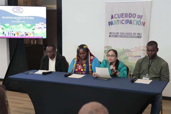 Las víctimas hacen su aporte en diálogos entre Gobierno y ELN Las víctimas hacen su aporte en diálogos entre Gobierno y ELN