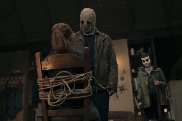 “Los extraños: capítulo 1”: una de terror anclada a prejuicios