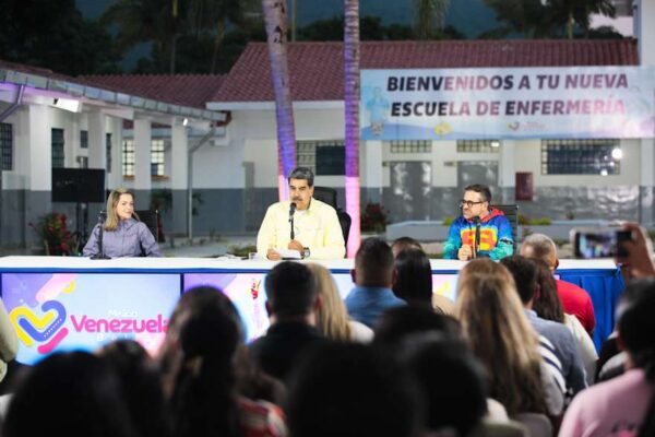 Maduro: Hay que llegar a los más altos estándares científicos y tecnológicos