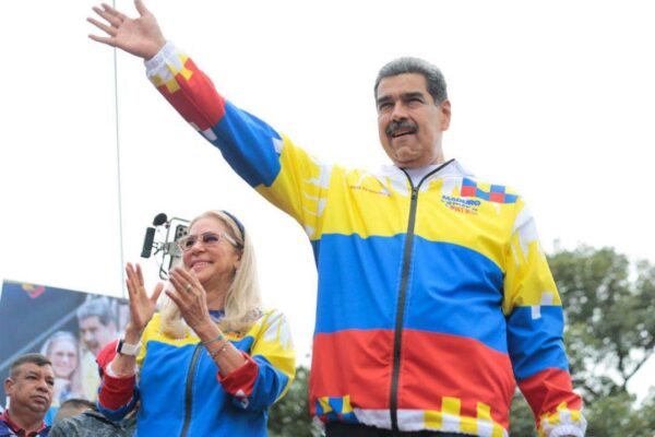 Maduro: Venezuela produce un millón de barriles de petróleo diarios Maduro: Venezuela produce un millón de barriles de petróleo diarios